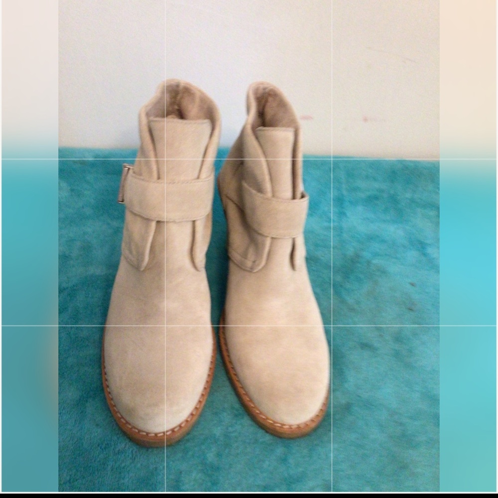 UGG SUEDE ANKLE BOOT WITH REAL FUR LINING SZ 8.5